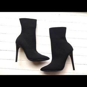 NEW STEVE MADDEN  SOCK BOOTIES